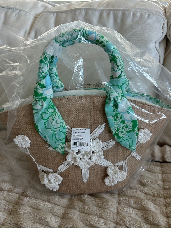 Lilly Pulitzer Handbags - NWT Lilly Pulitzer Straw Bag "Burst of Joy" scarf wrapped gold handles